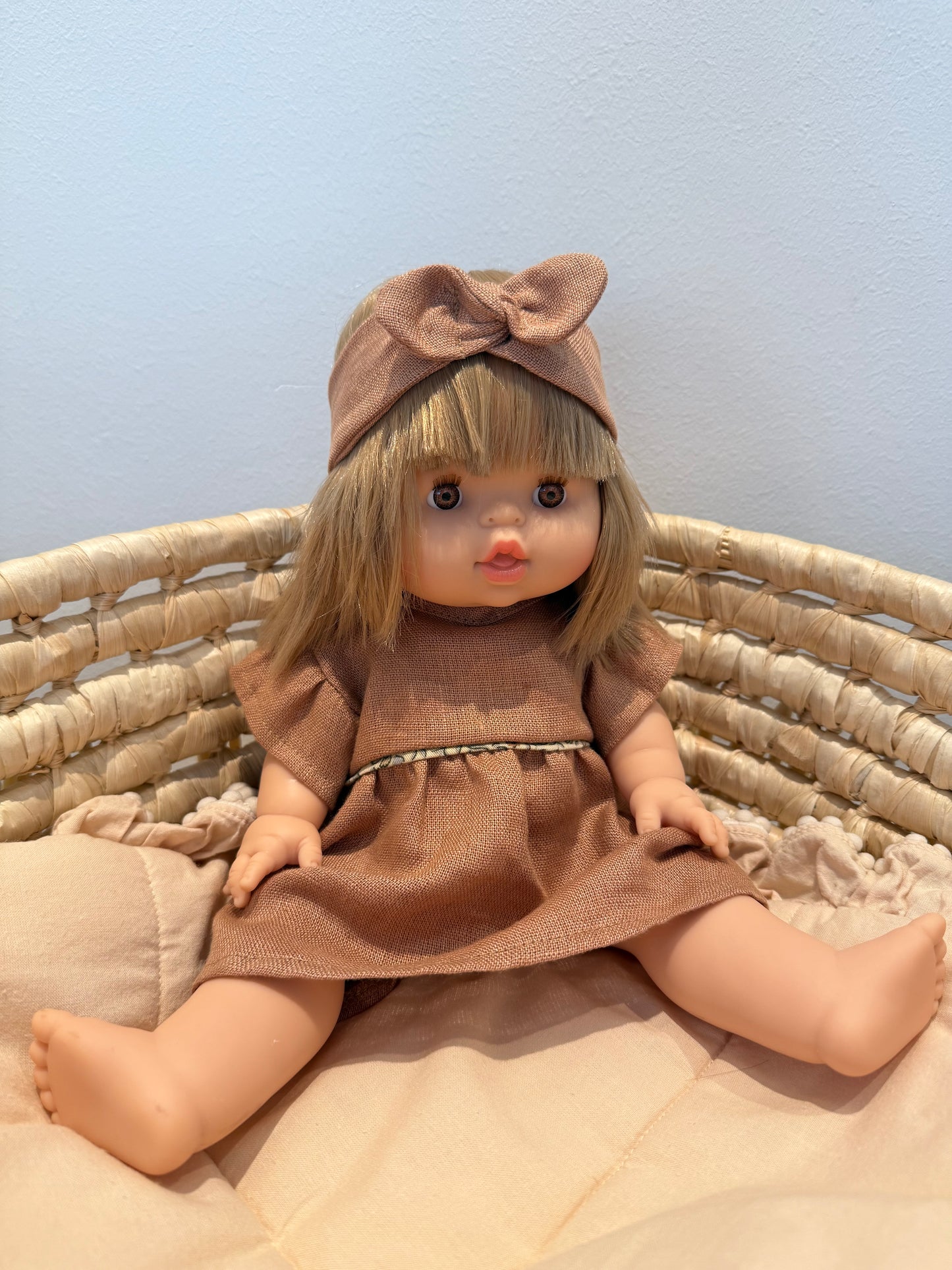 PUPPE Zoe - mit Kleid & Stirnband