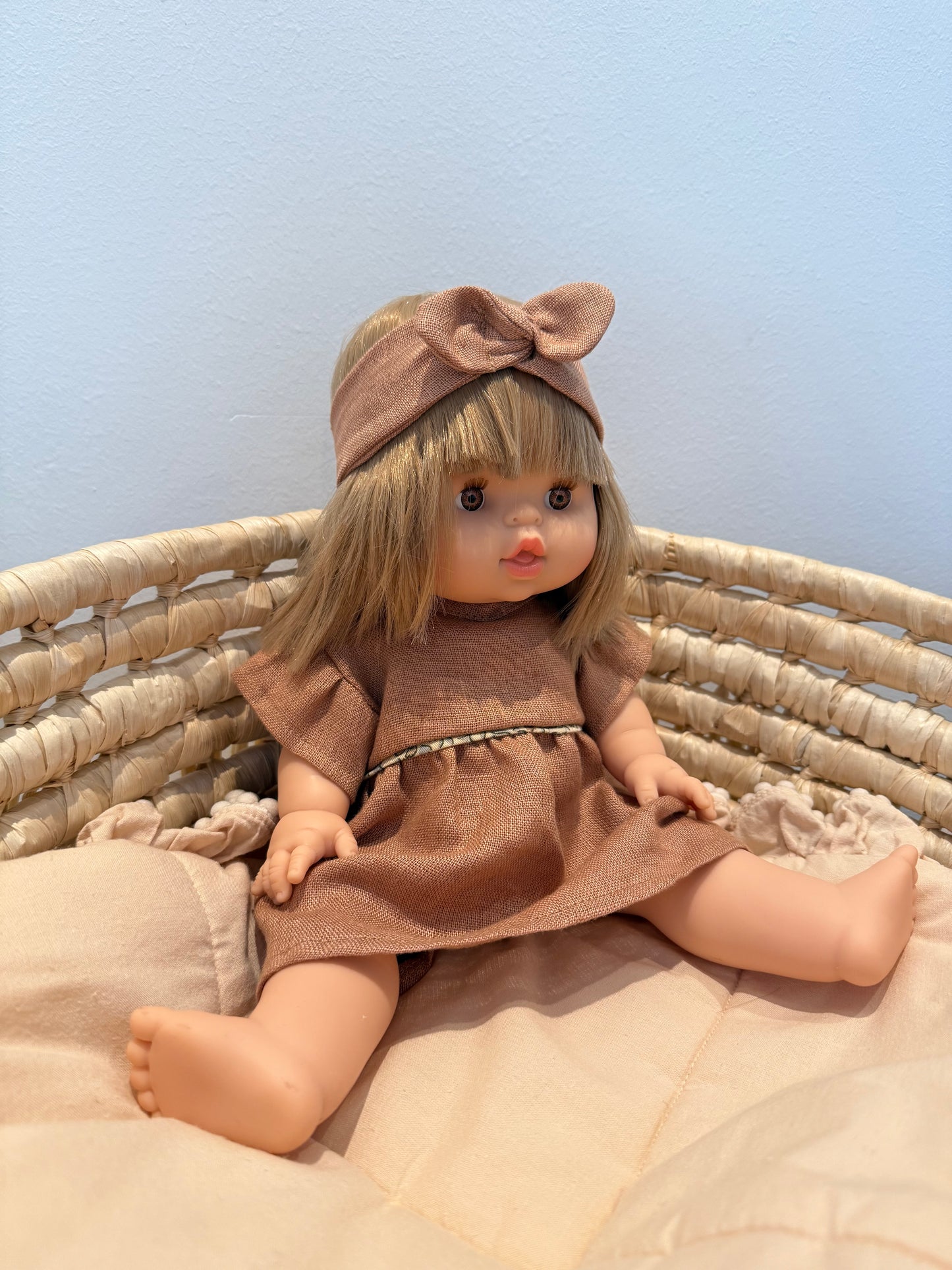 PUPPE Zoe - mit Kleid & Stirnband