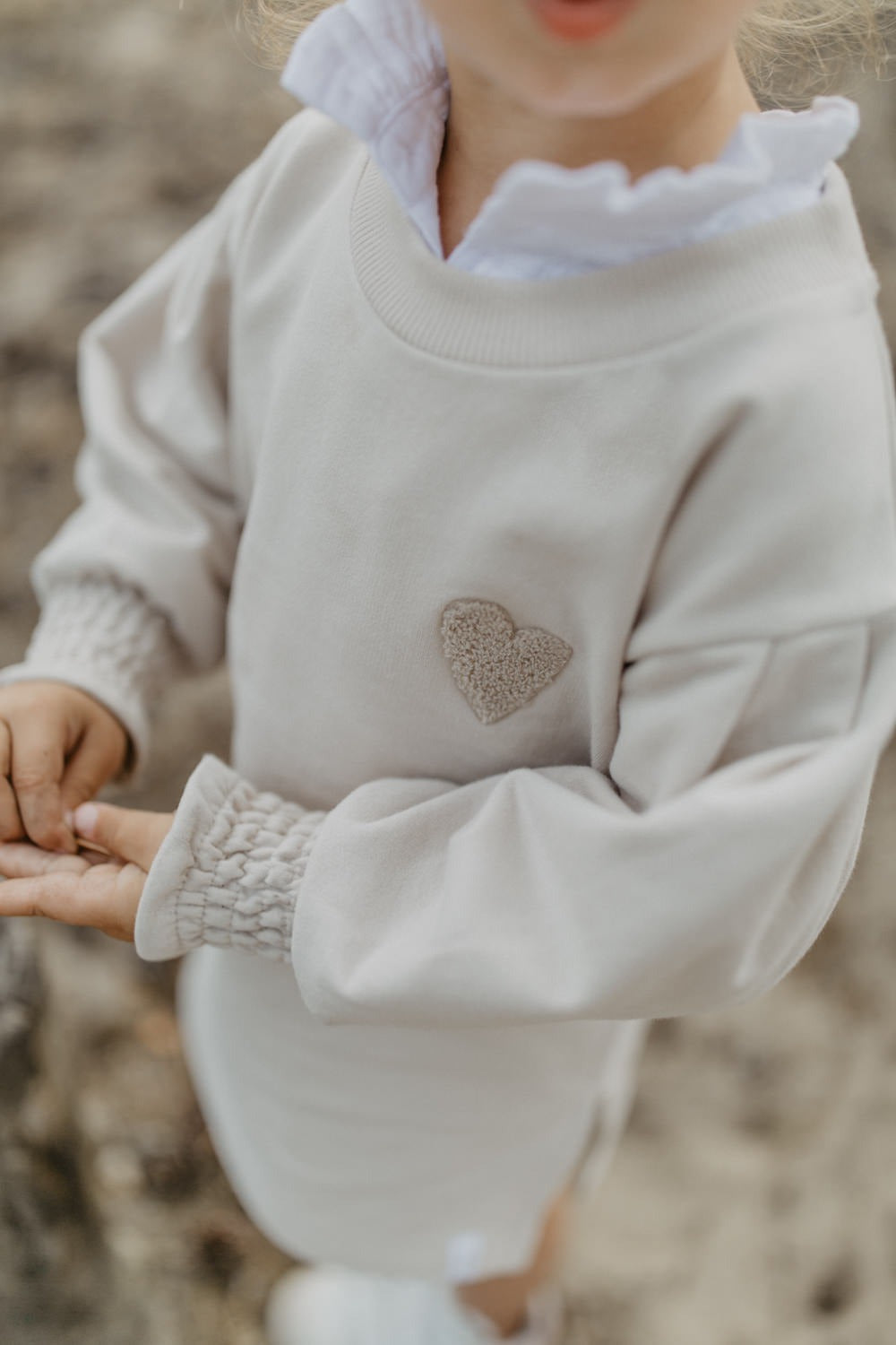 SWEATKLEID MIT RÜSCHEN