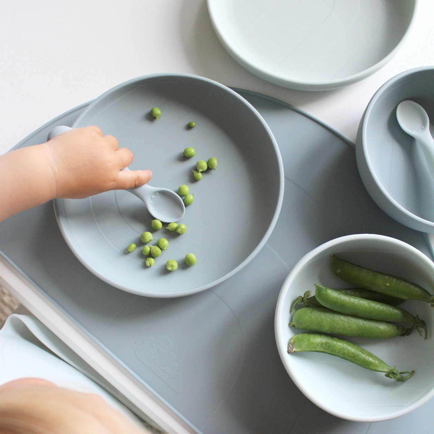 RAINBOW PLATES, PACK OF 2 - BLUE MIX