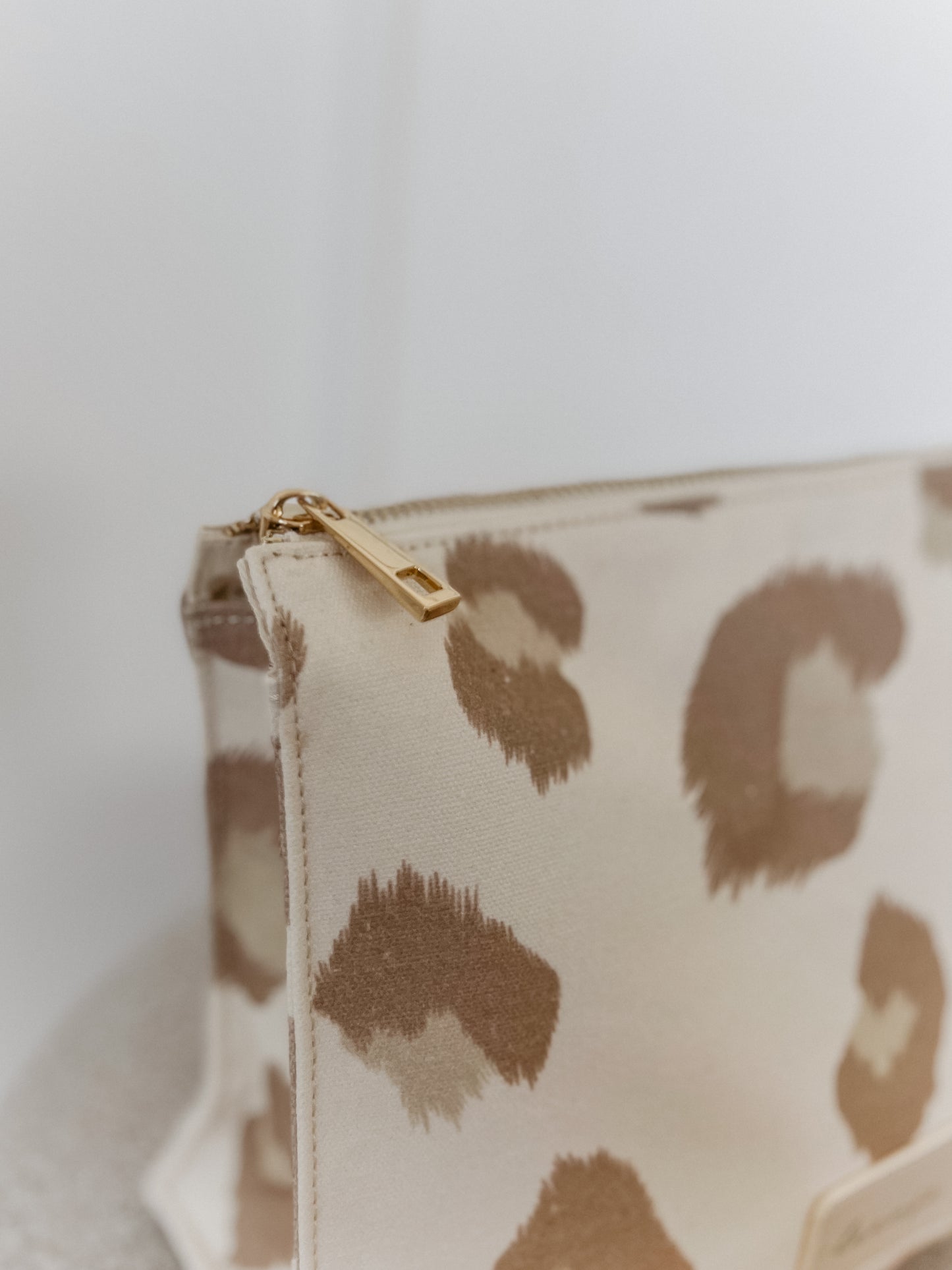 Leevje Cosmetic Bag - Leo