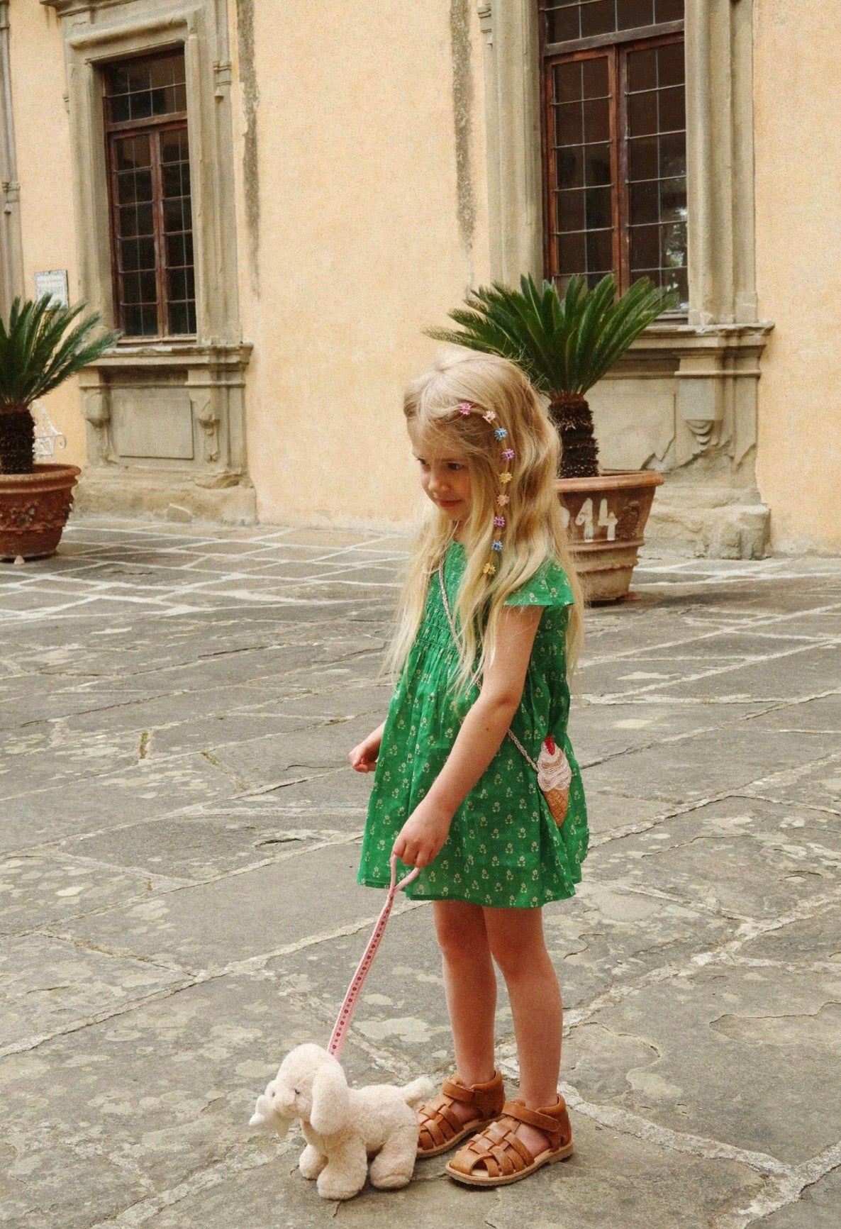 Hundewelpe Aiko - Der kuscheliger Begleiter