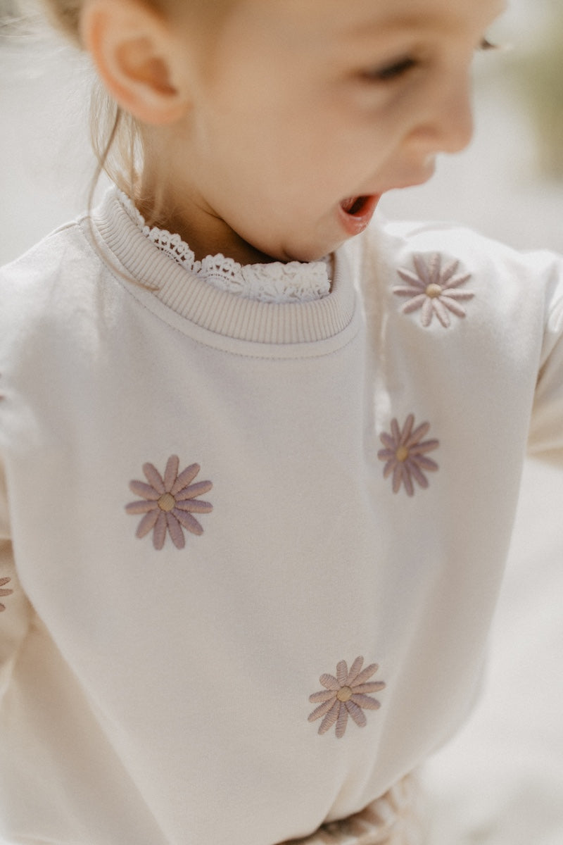 Oversized Sweatshirt mit Stickerei 'Field of daisies' - beige