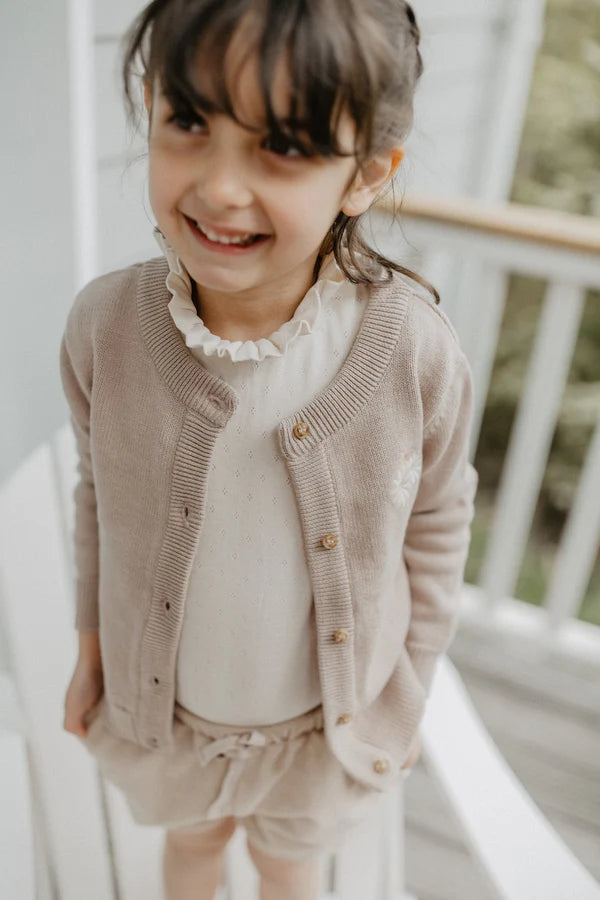 Pointelle Top mit Rüschenstehkragen - beige
