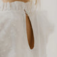 KLEID MIT BREITER RÜSCHE