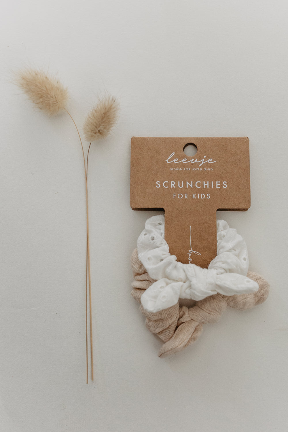 SCRUNCHIES MIT SCHLEIFE